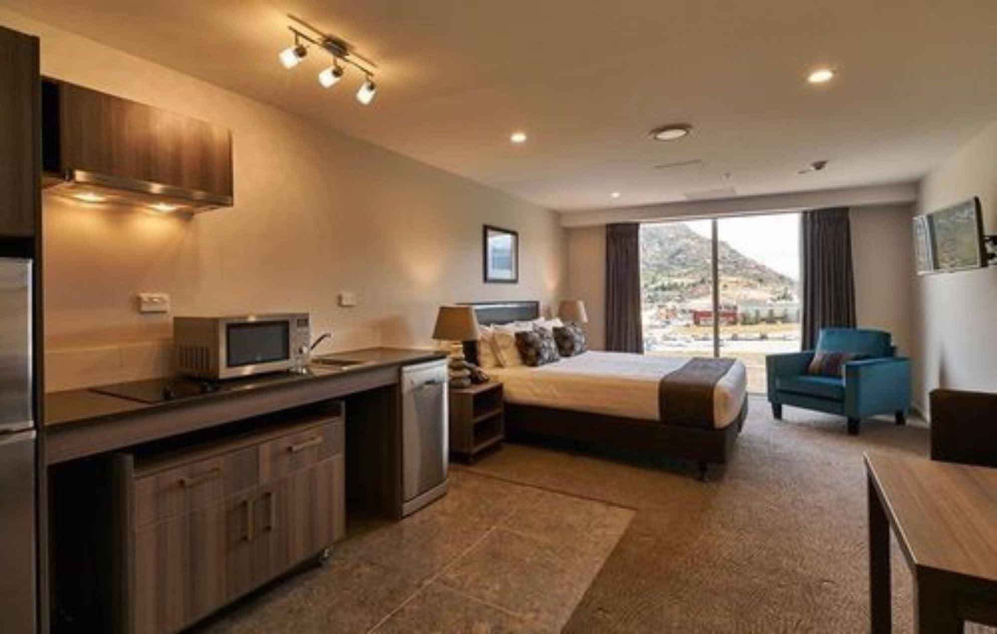 Ramada Suites By Wyndham Queenstown Remarkables Park Exteriér fotografie