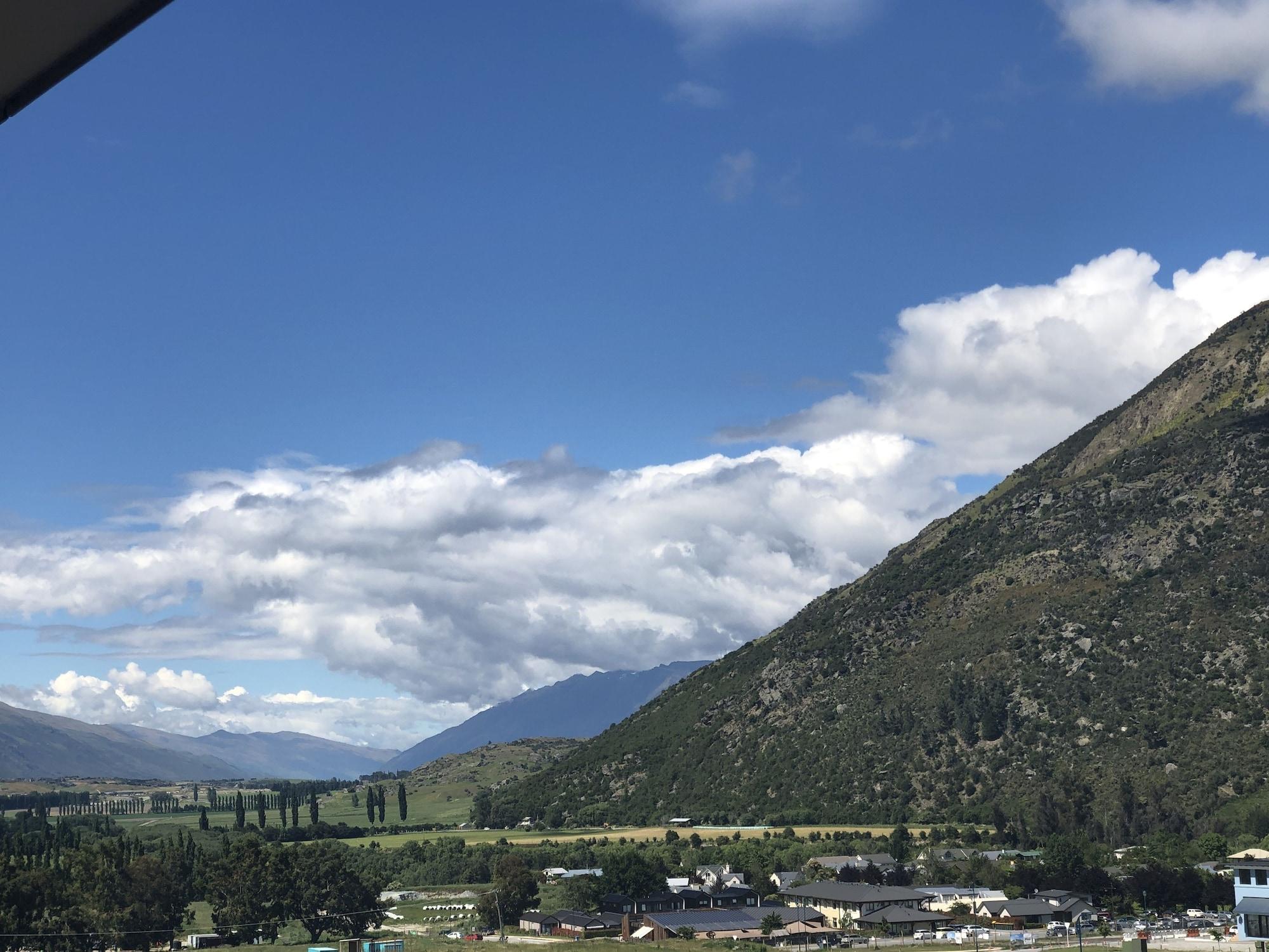 Ramada Suites By Wyndham Queenstown Remarkables Park Exteriér fotografie