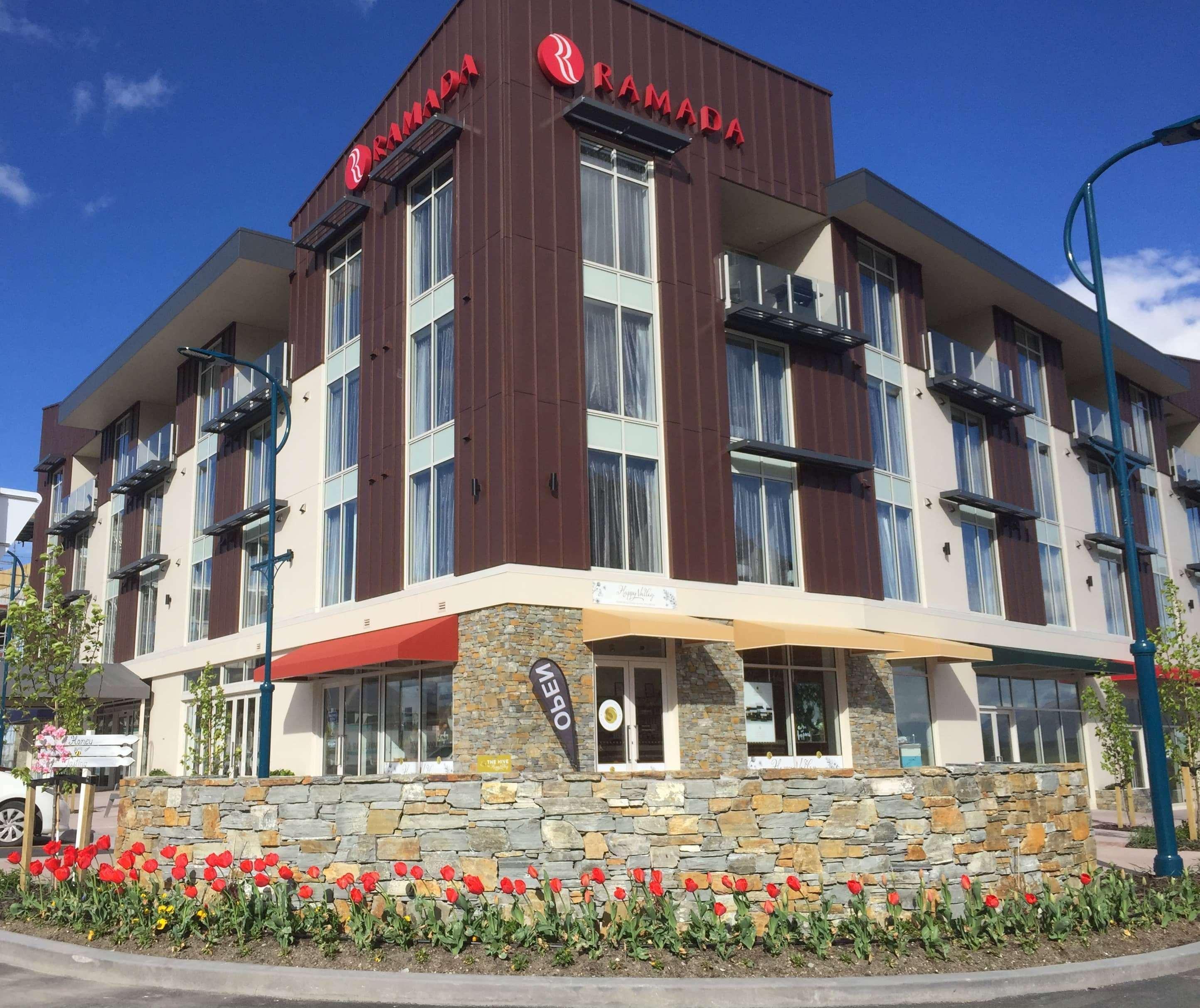 Ramada Suites By Wyndham Queenstown Remarkables Park Exteriér fotografie