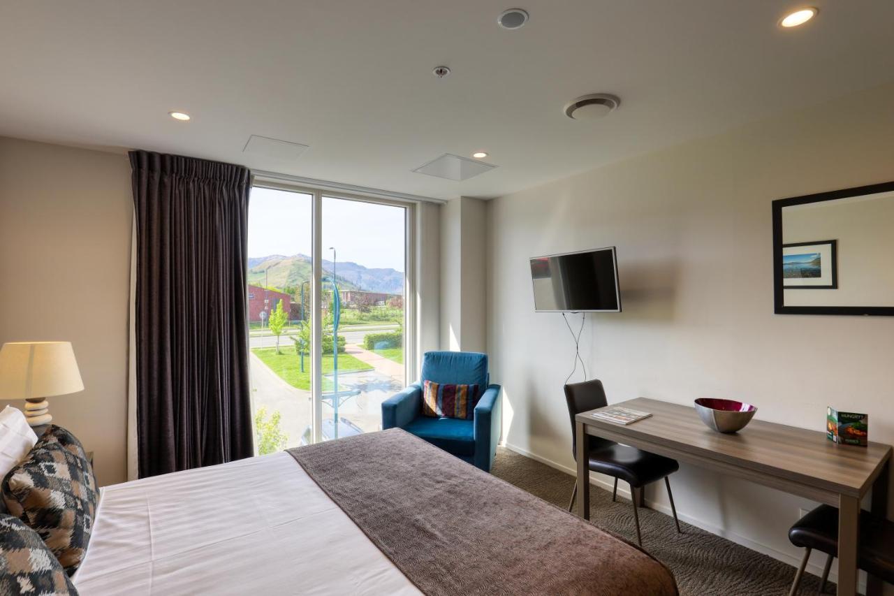 Ramada Suites By Wyndham Queenstown Remarkables Park Exteriér fotografie