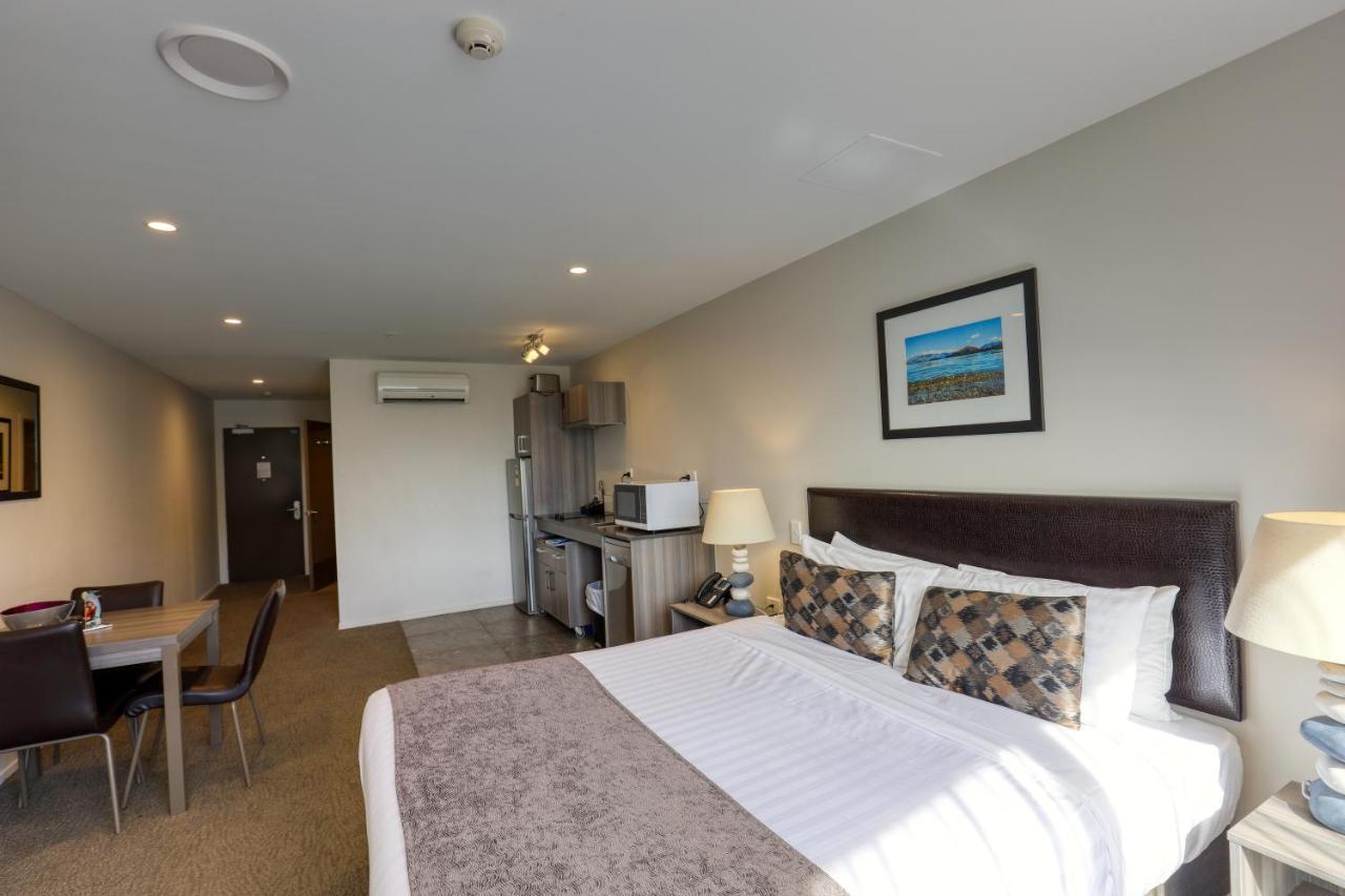 Ramada Suites By Wyndham Queenstown Remarkables Park Exteriér fotografie