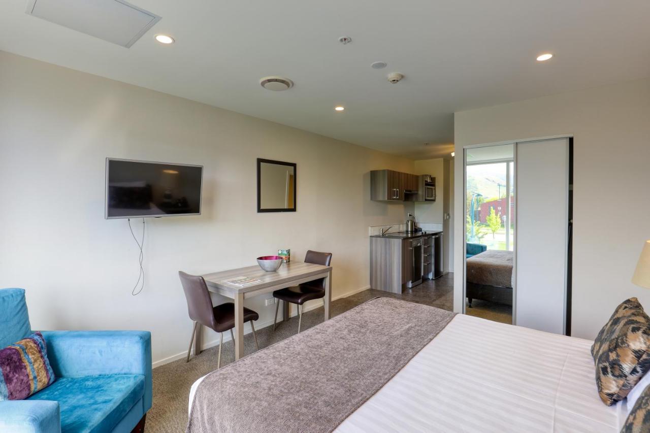 Ramada Suites By Wyndham Queenstown Remarkables Park Exteriér fotografie